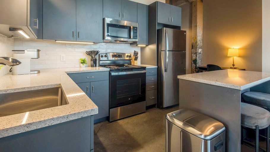 Private kitchen 2, Landing Apartments Near Harbor Town, Shelby