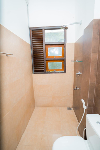 Bathroom 3, Surf Range, Matara Four Gravets