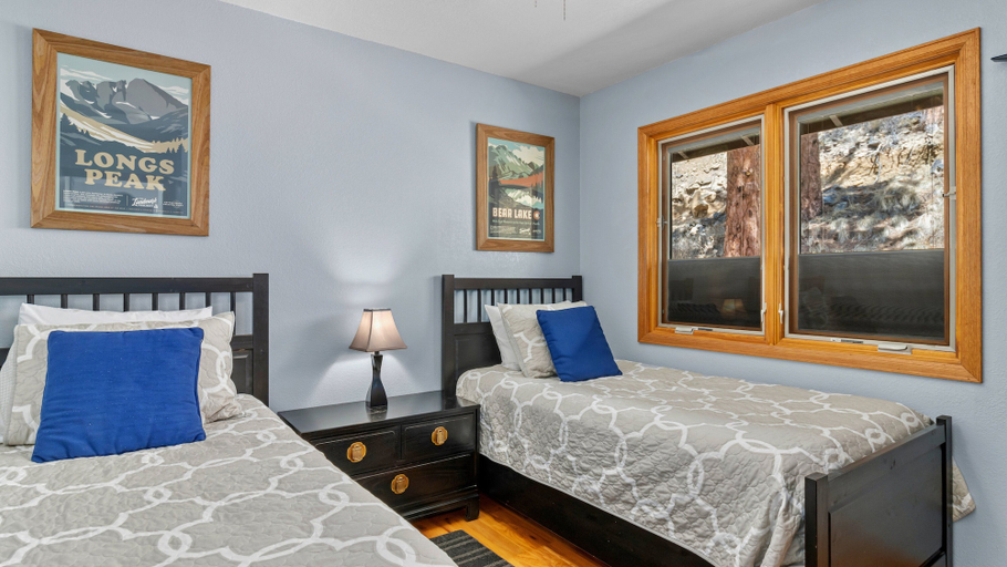 Room 5, Solitude Vacation Home At Windcliff 3 Bedroom Home by RedAwning, Larimer