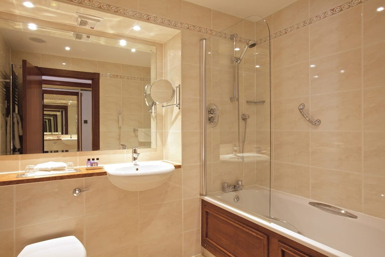 Bathroom 5, Macdonald Crutherland House and Spa, South Lanarkshire