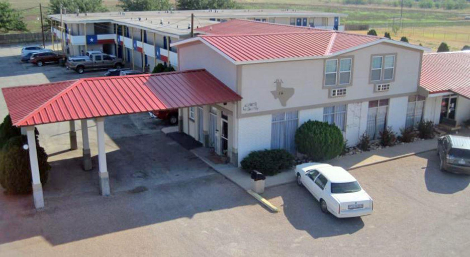 Exterior & Views 1, SCOTTISH INNS SUITES MERKEL, Taylor