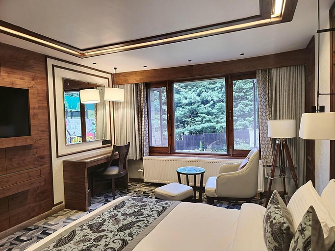 Bedroom 3, Fortune Pahalgam, Anantnag