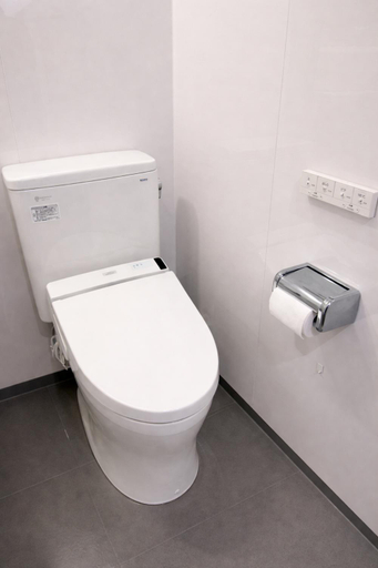 Bathroom 4, Dotonbori Apartments, Osaka