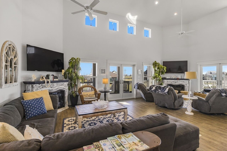 Living area 3, The North Shore 4 Bedroom Home, Galveston