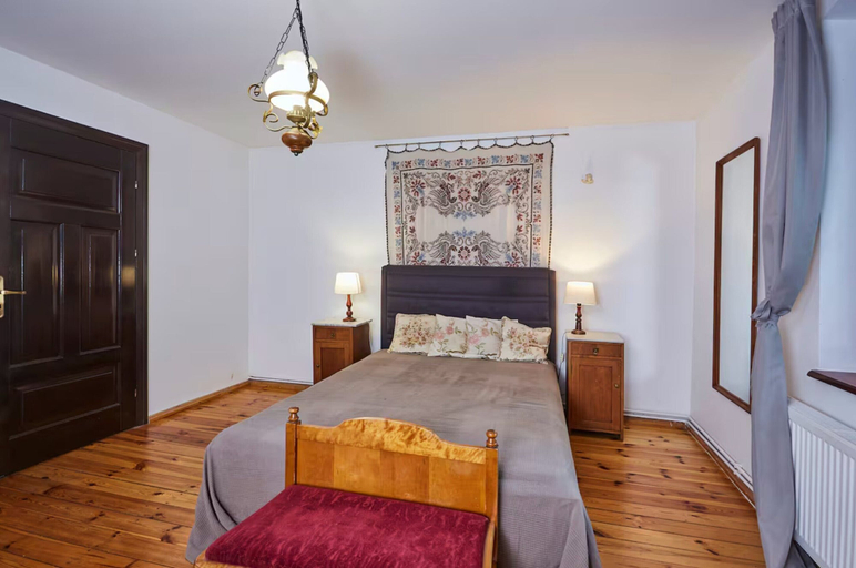 Room 5, Spacious Holiday Home, Pool, Sauna, Whirlpool, Lębork