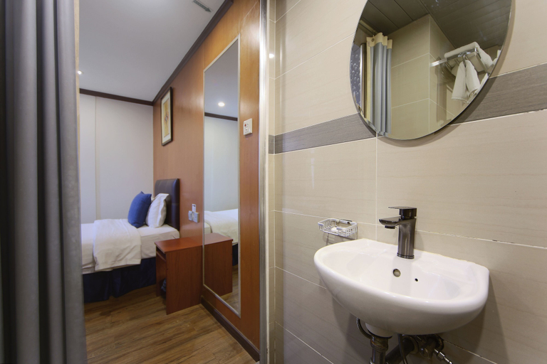 Bathroom 4, Chimera Hotel, Kota Kinabalu