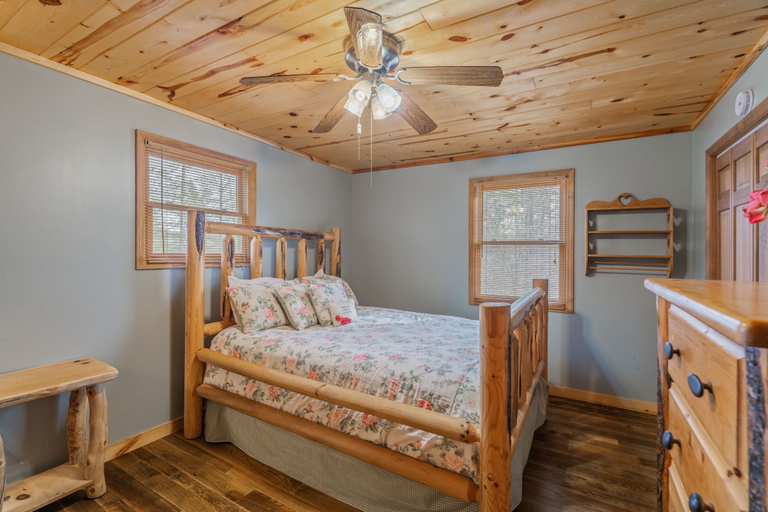 Bedroom 2, Perfect Place, Sevier