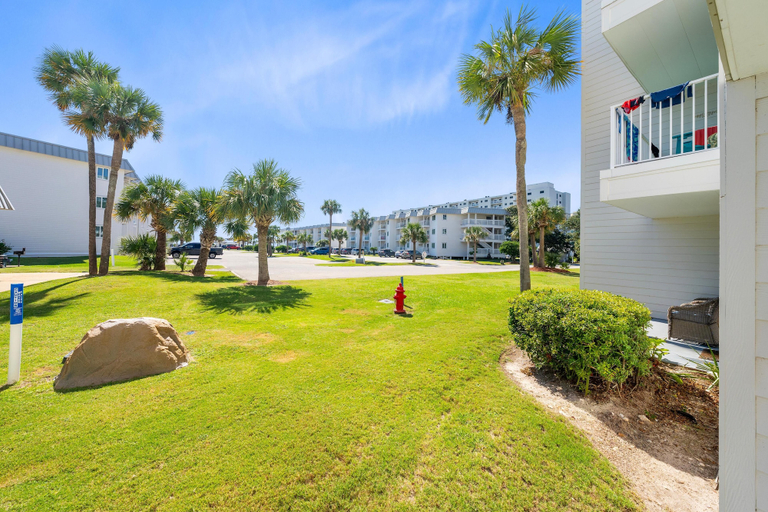 Property grounds 2, GS Plantation West - RCC -1147, Baldwin