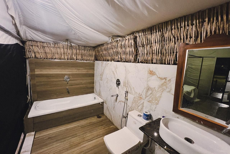 Bathroom 3, Belamour Retreat, Indore