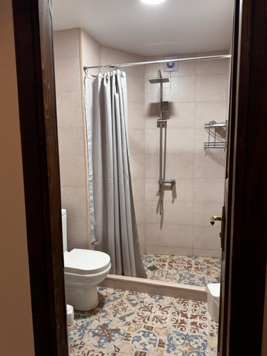 Bathroom 2, Ortevani Guest House, Kvareli