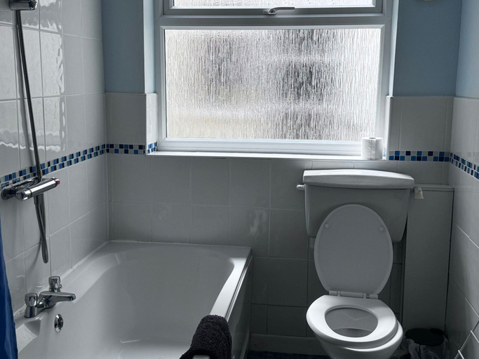 Bathroom 5, Apartments One Bed Apartment, Devon