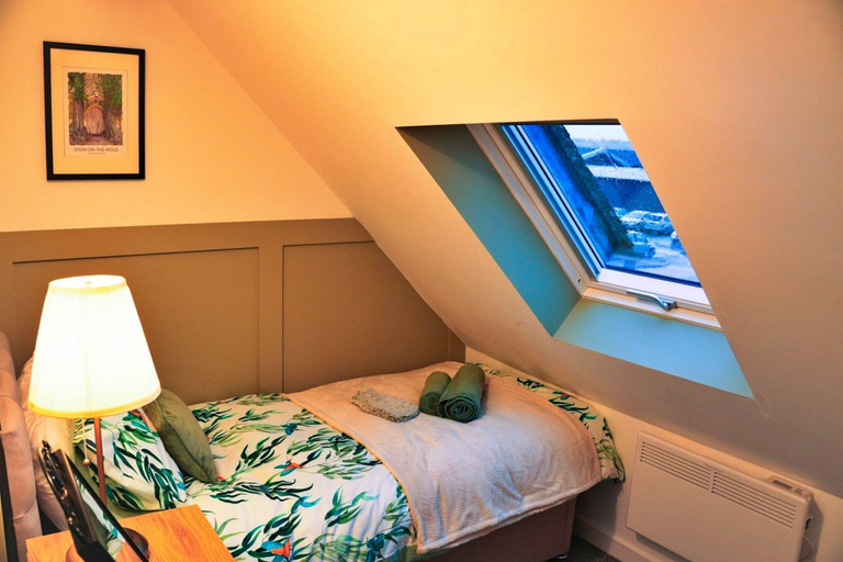 Room 4, Pet-friendly Countryside Holiday Home, No Deposit, Gloucestershire