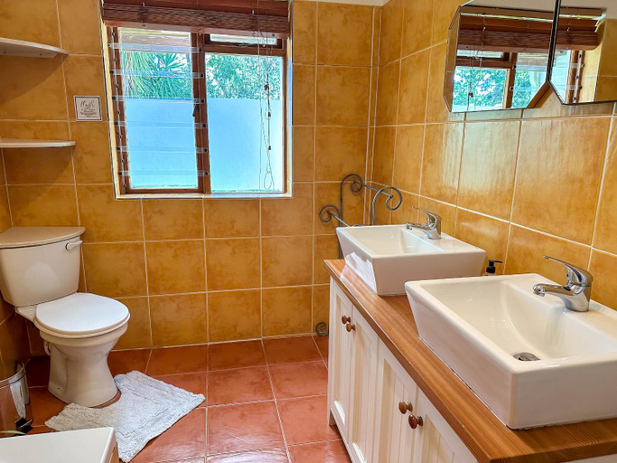 Bathroom, Arkelshoek Cottages, Cape Winelands