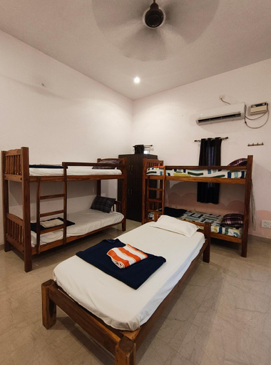 Bedroom 2, Art cafe, Viluppuram