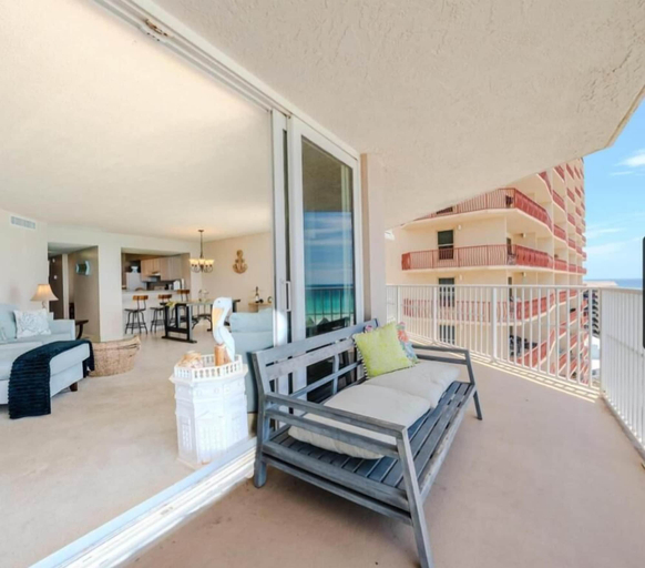 Living area 2, Dunes Of Panama Luxury Residences, Bay