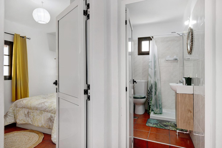 Bathroom 2, La Ratona, Las Palmas