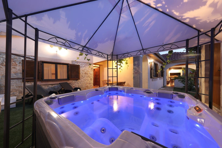 Sport & Beauty, House Stratus, Sukošan