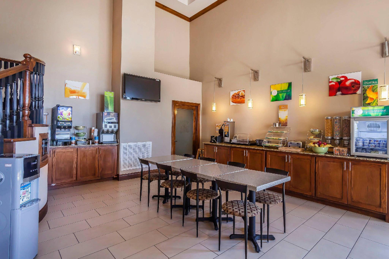Food & Drinks 5, Quality Inn and Suites Owasso, Tulsa