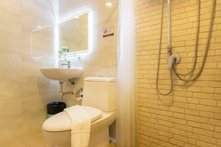Bathroom 3, Friend House BKK, Dusit