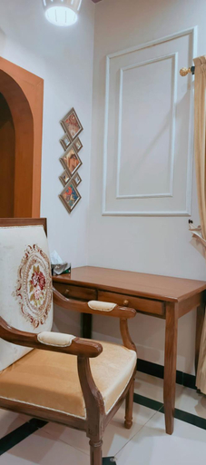 Others 5, A One Hotel, Karachi