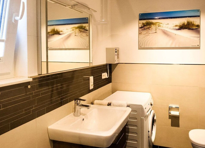 Bathroom 3, Holiday Apartment Perle 3, Aurich