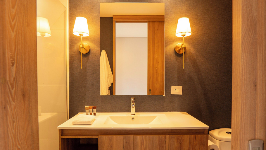 Bathroom 5, Tower 99, Medellín