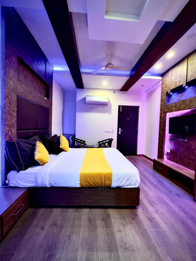 Bedroom 3, Hotel Cosmos, Lucknow