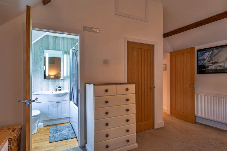 Bathroom 4, Riverside Home in Devon With Stunning Views, Devon