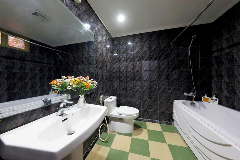 Bathroom 4, Sword Lake hostel and Spa, Hoàn Kiếm