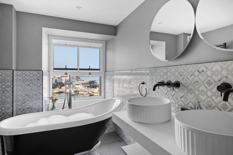 Bathroom 2, Vigilance Suite - Free Wi-Fi - Sea View, Torbay