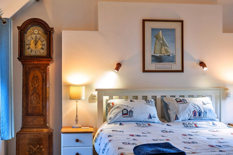 Room 2, Riverside Home in Devon With Stunning Views, Devon
