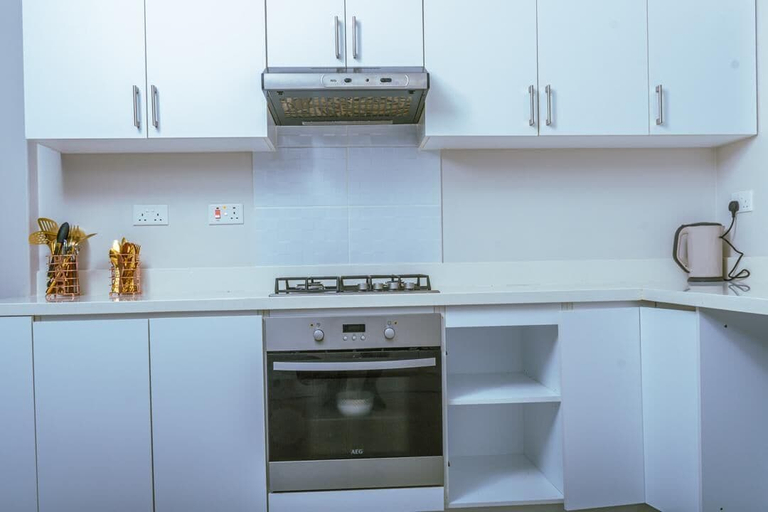 Private kitchen 4, 219 The Contours, Hwange