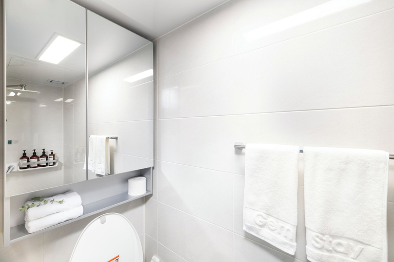 Bathroom 4, Gemstay Seomyeon, Busanjin