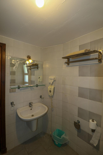 Bathroom 5, panda, Sant Katrin