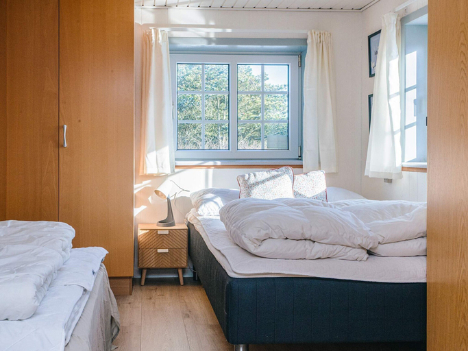 Bedroom 2, 6 Person Holiday Home in Blavand, Varde