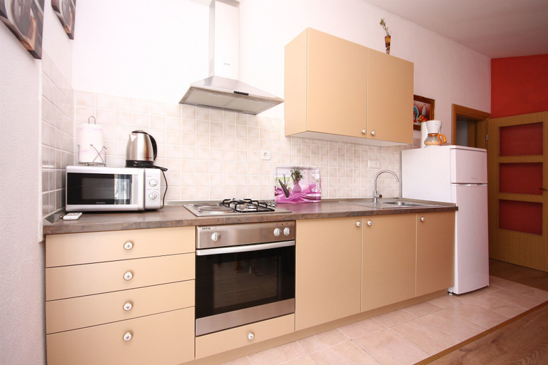 Others 5, Apartments Suncica, Rogoznica
