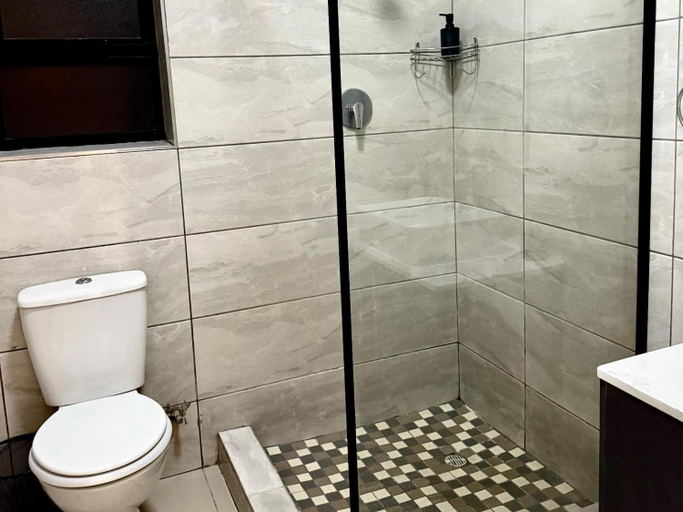 Bathroom 3, Deluxe Residence - Windhoek, Windhoek West