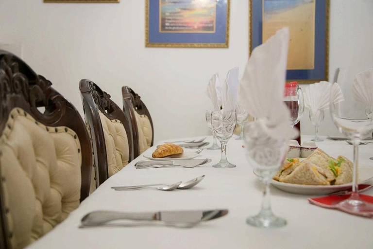 Food & Drinks, Khol Newman Bed and Breakfast, Chris Hani