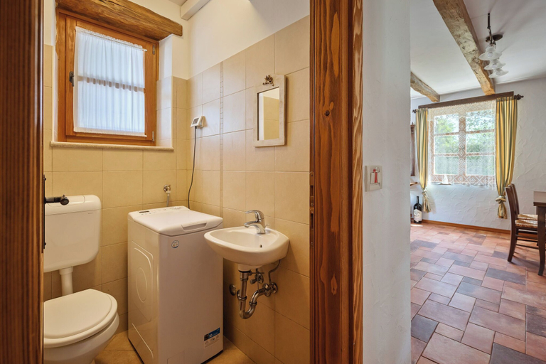 Bathroom 3, Villa Nonna Lucia, Grožnjan