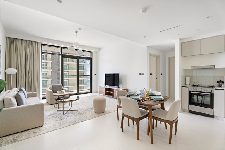 Room 2, Silkhaus Modern 1bdr Marina Vista Private Beach, Dubai