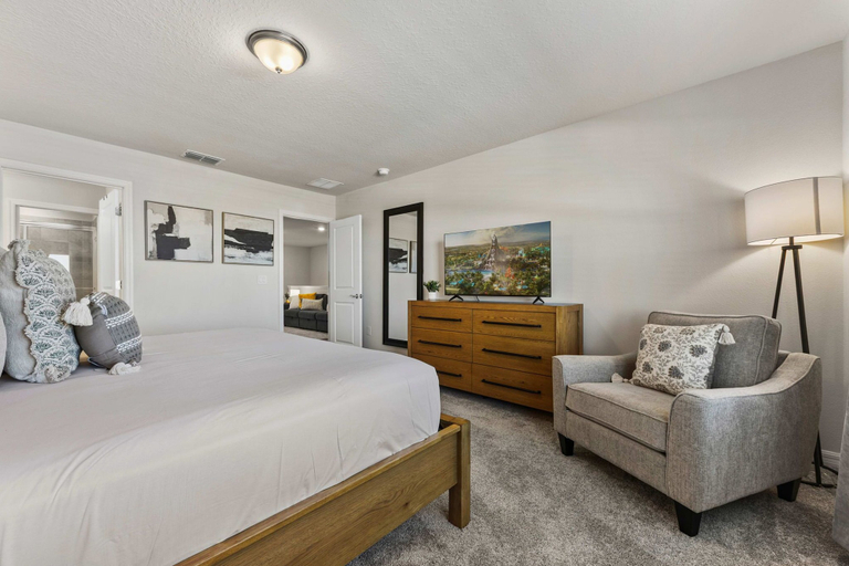 Property amenity 2, 16148 Palm Frond Ave, Lake
