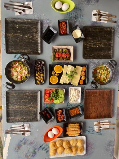 Food & Drinks 3, Nezisin Konagi, Ayvalık