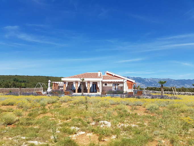 Room 2, Villa Melody With Tennis Court, Novalja