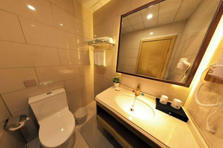 Bathroom 4, GreenTree (Shuyang Development Zone Yingbin Avenue), Suqian