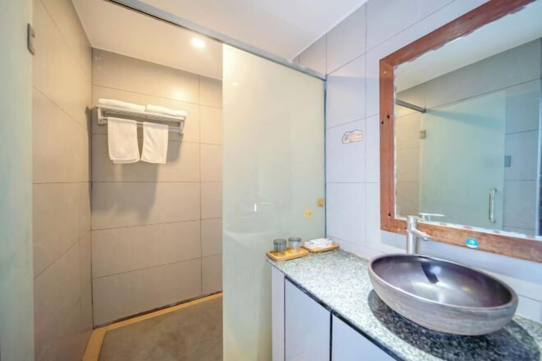 Bathroom 3, Xuwen Antarctic Village Artist Tribe, Zhanjiang