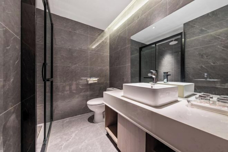 Bathroom 4, Dong Ting Hotel, Zunyi