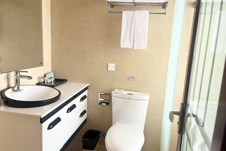 Bathroom 4, Landu shuntian Hotel, Baoshan