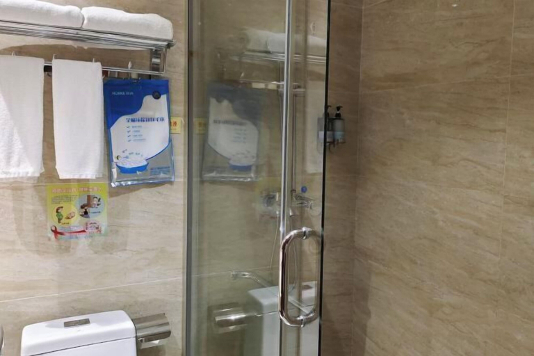 Bathroom 4, Jiangbin Hotel, Chongzuo