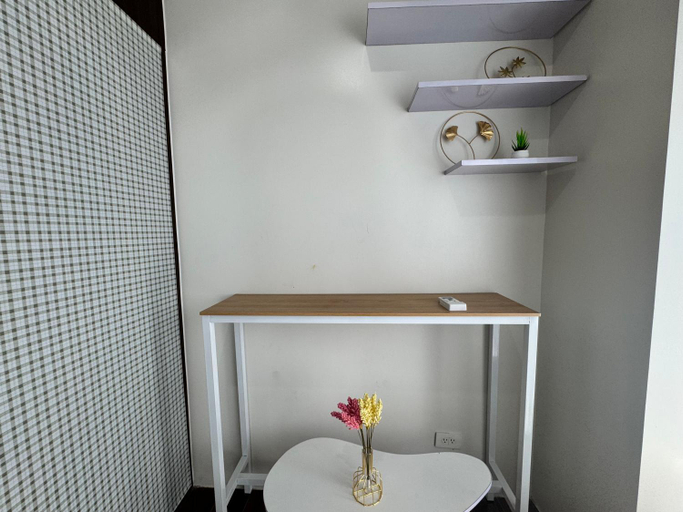 Others 5, Condo in Makati, Makati City