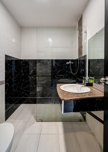 Bathroom 4, La Casona Retreat, District 7